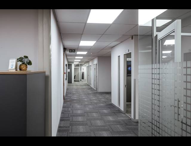 5,571M² OFFICE TO LET IN HYDE PARK